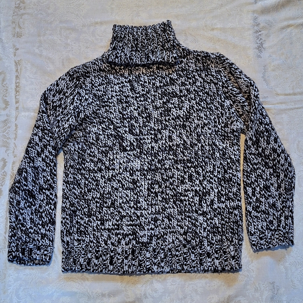 'Anny Look Collection" Black & white soft chunky knit turtleneck sweater, Sz. M